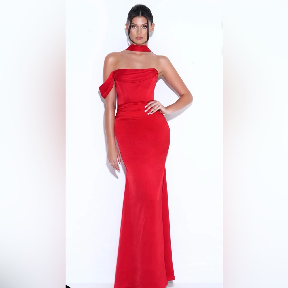 Miss circle red dress